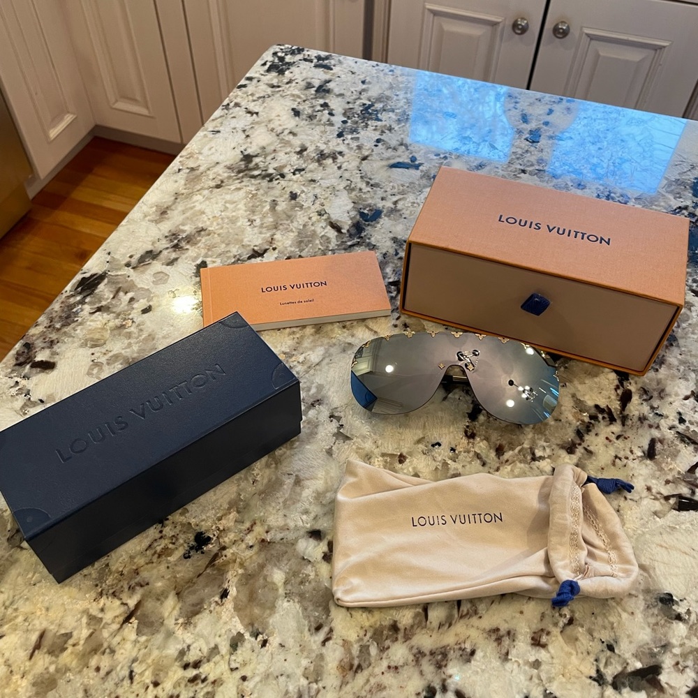 Louis Vuitton mirrored sunglasses